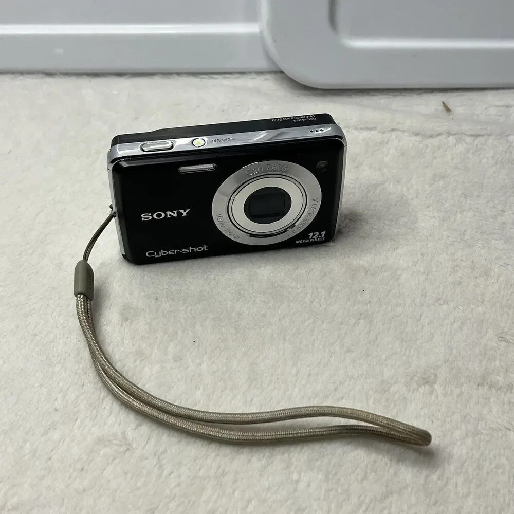 SONY Cybershot DSC-W230 12.1MP Black Digital Camera Extras Powers On For Parts